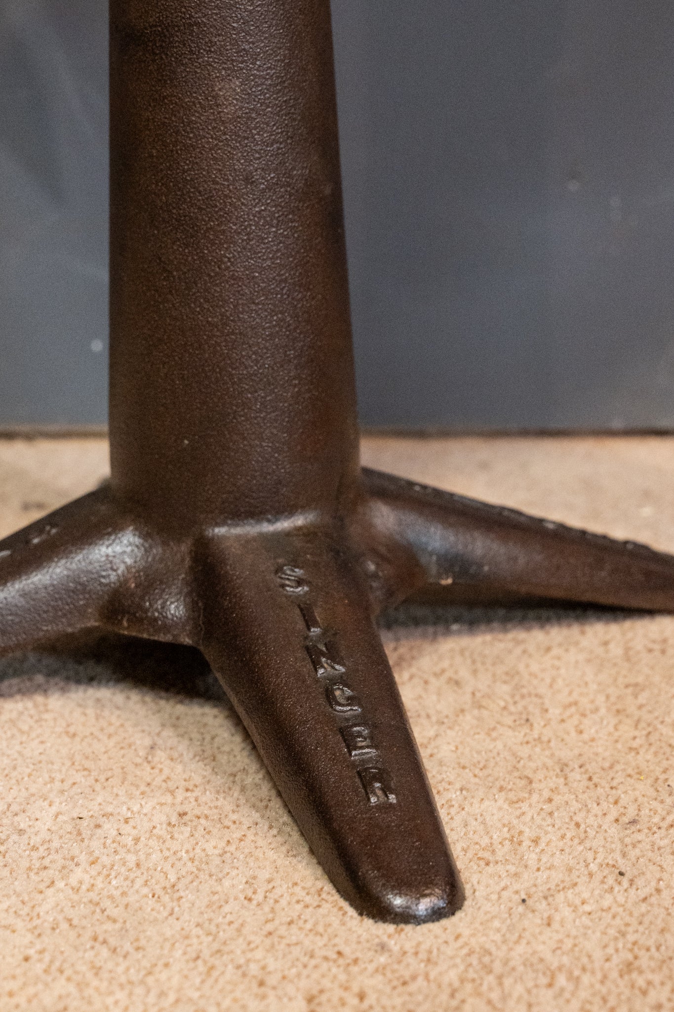 Singer stool