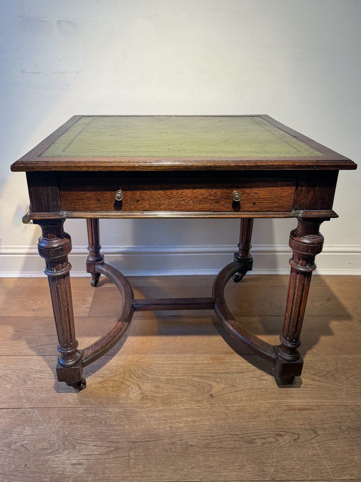 Gillows table