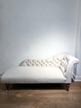 A Victorian Chaise Longue / Daybed.