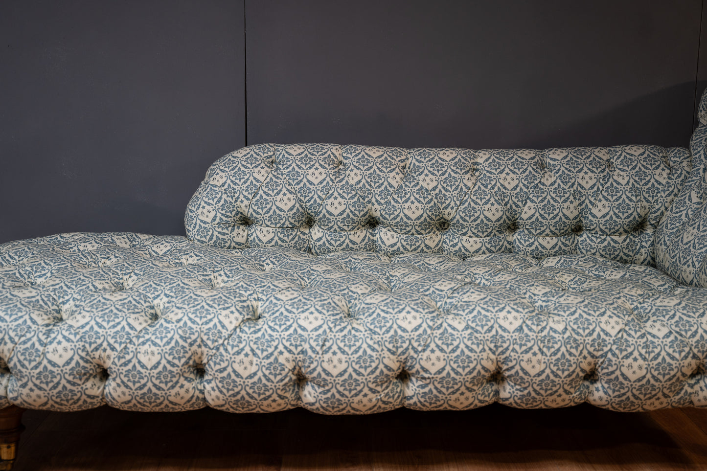 Howard & Sons Chaise Longue