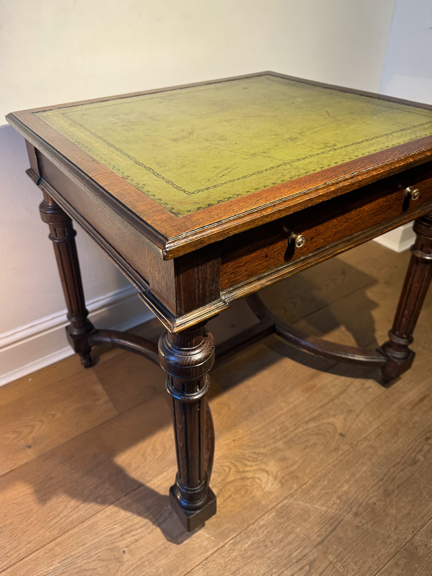 Gillows table
