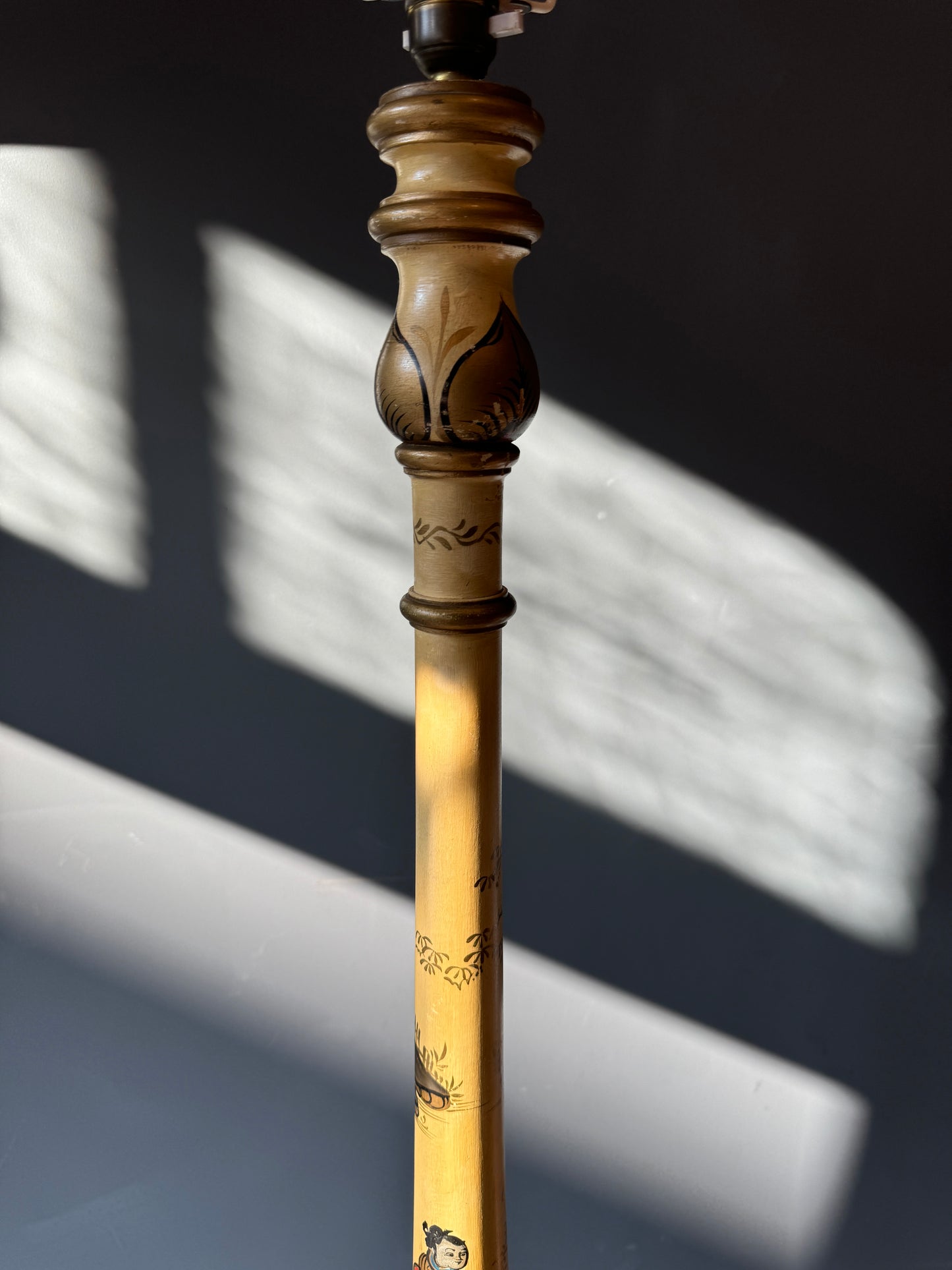 Chinoiserie Standard Lamp