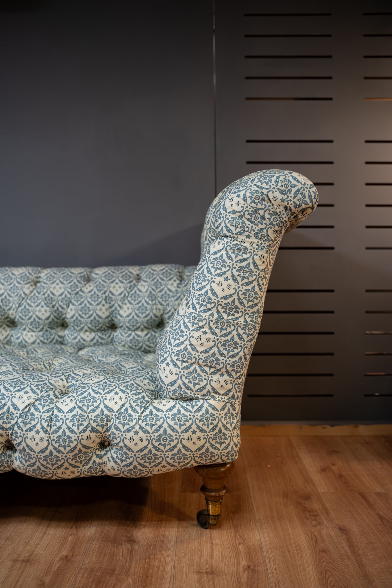 Howard & Sons Chaise Longue