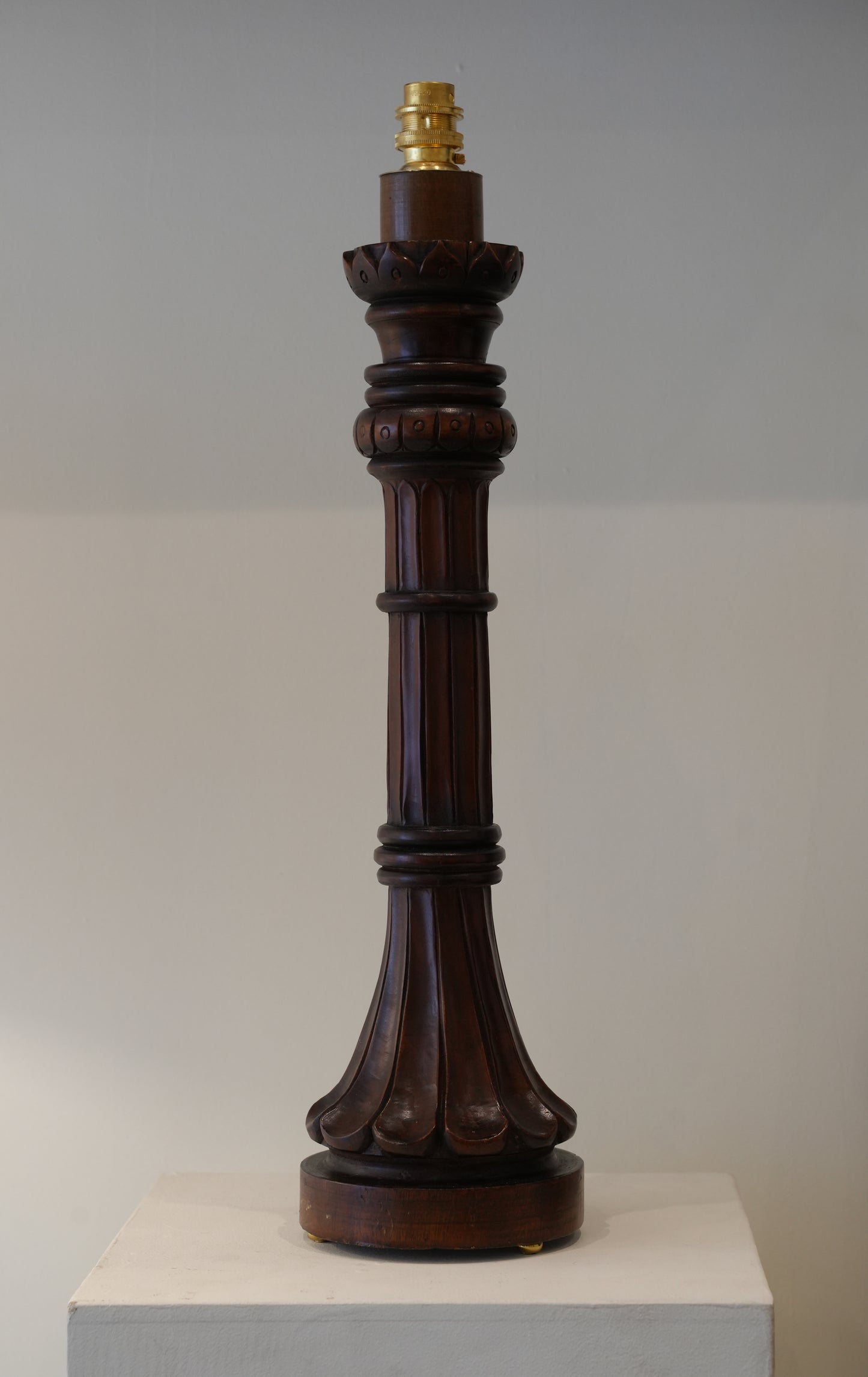 Gothic reformed lamp