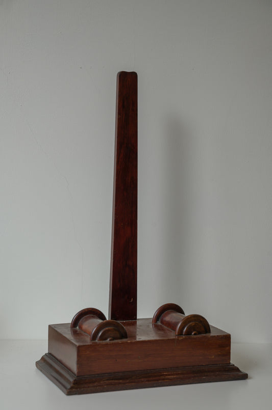 Fine George IV Mahogany Weighted Salver & Plate Display Stand, c. 1825 (In the Manner of Gillows).