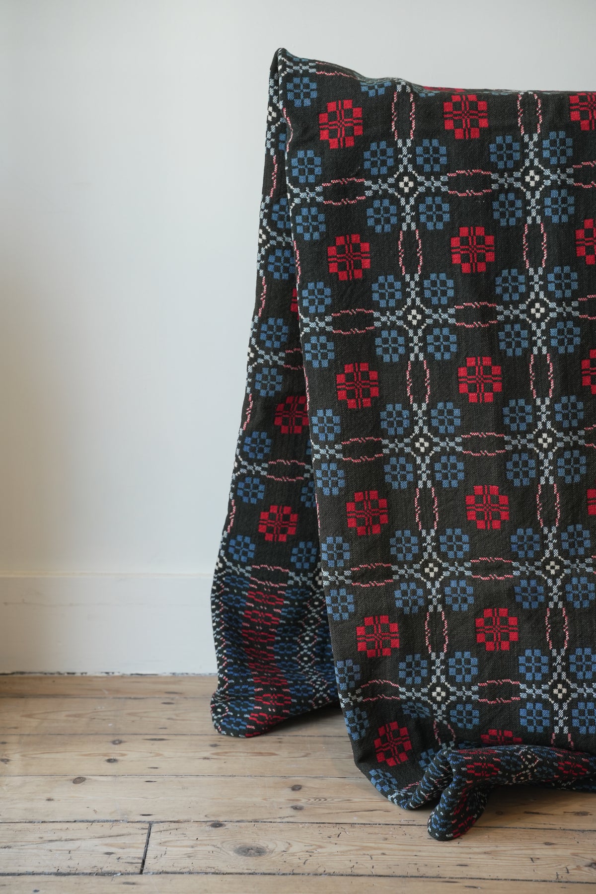 Very Rare Hannah Jones Peony Design Welsh Blanket