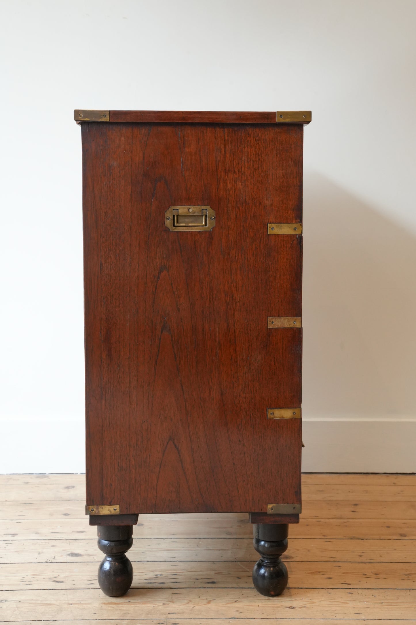 Diminutive Campaign chest