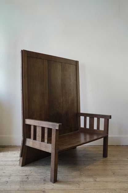 Arts & Crafts Settle.