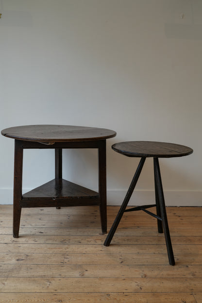 Georgian Welsh oak cricket table