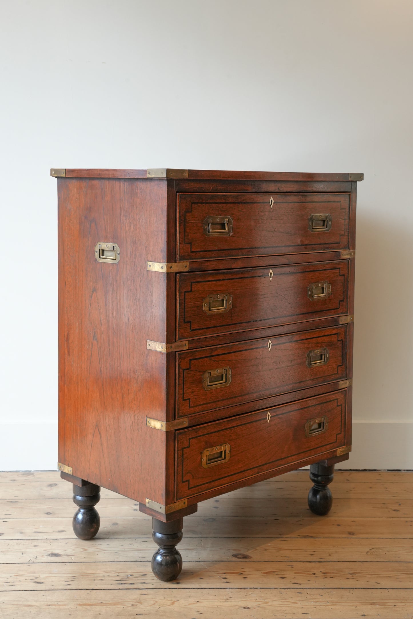 Diminutive Campaign chest