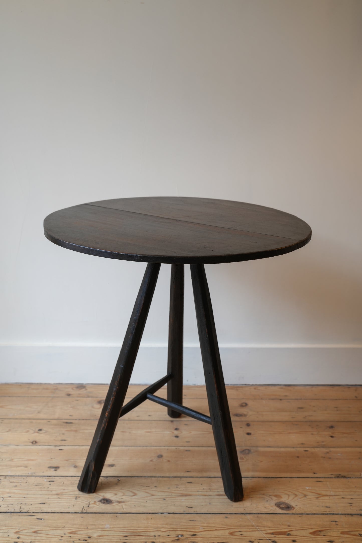 Two-plank top Cricket Table