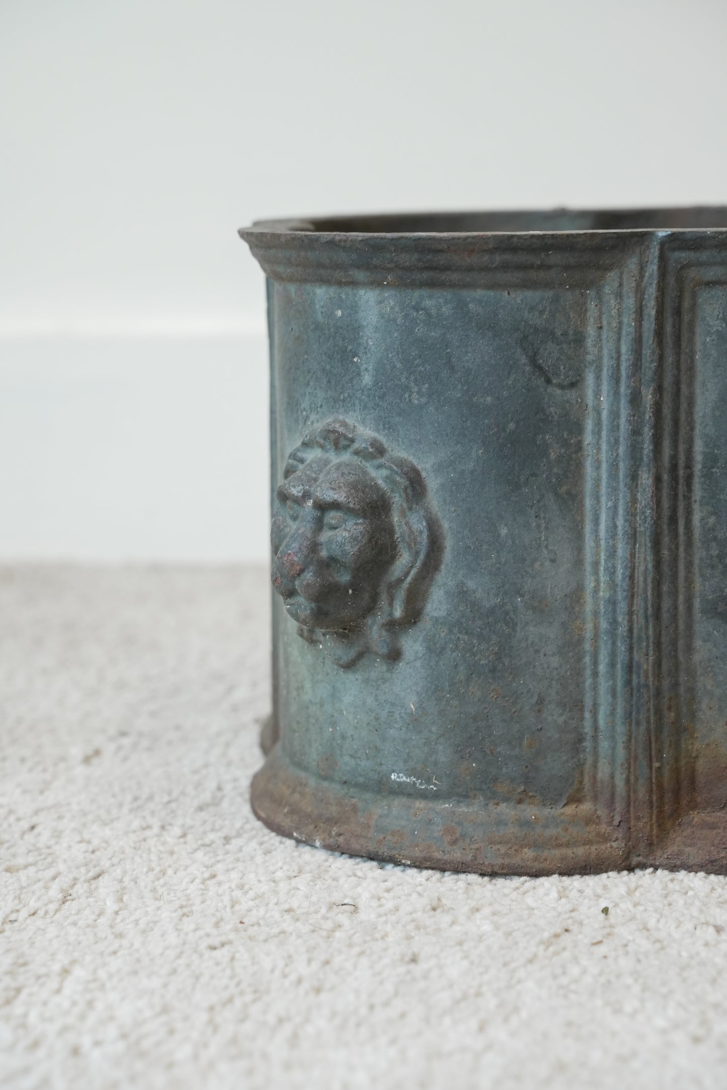 Lions head Planter.