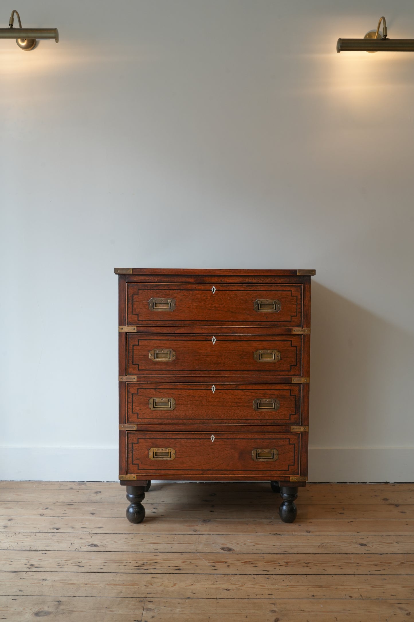 Diminutive Campaign chest