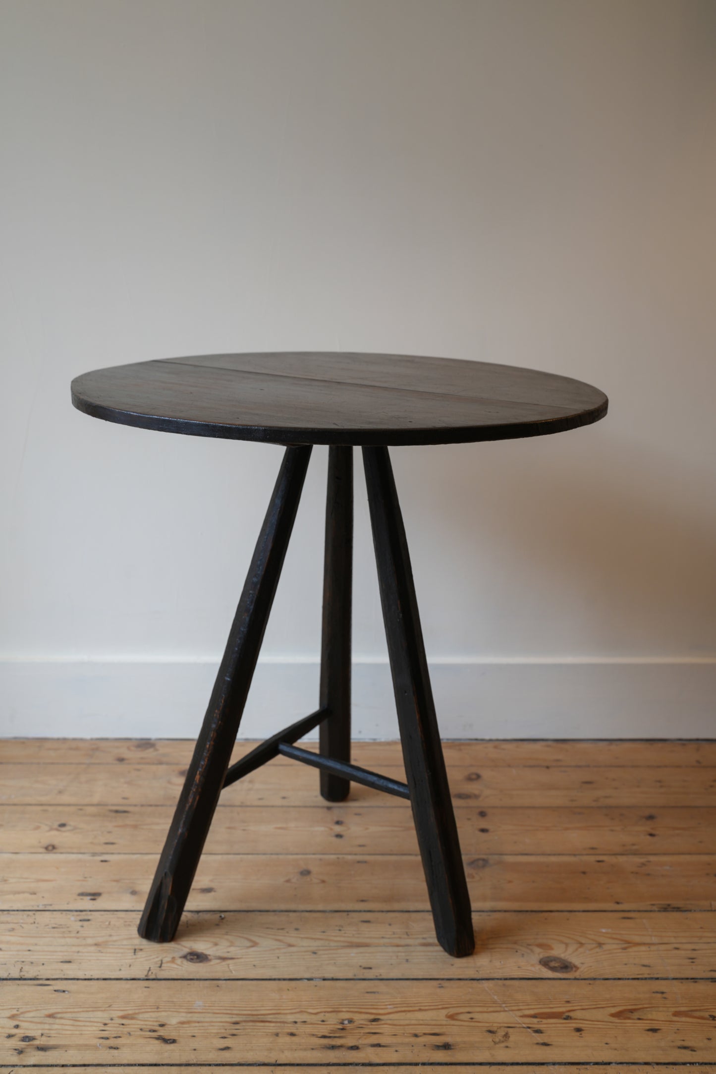 Two-plank top Cricket Table